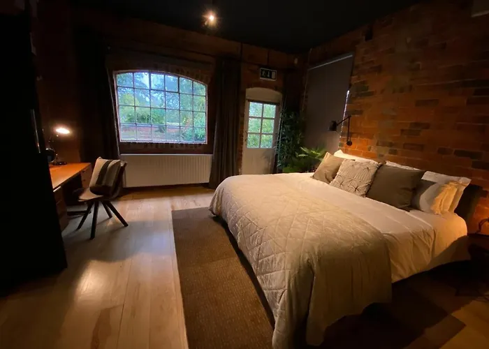 Stunning 3Bd Character House Near Coleshill